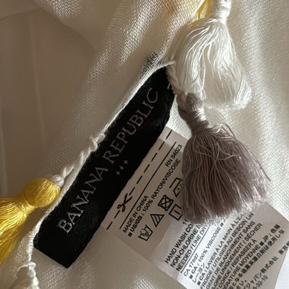 banana republic multi use scarf - Picture 4 of 8